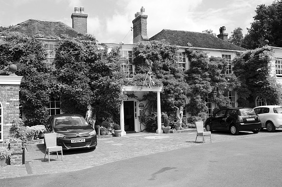 _9SC7166_BW