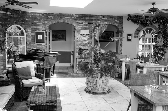 _9SC7205_BW